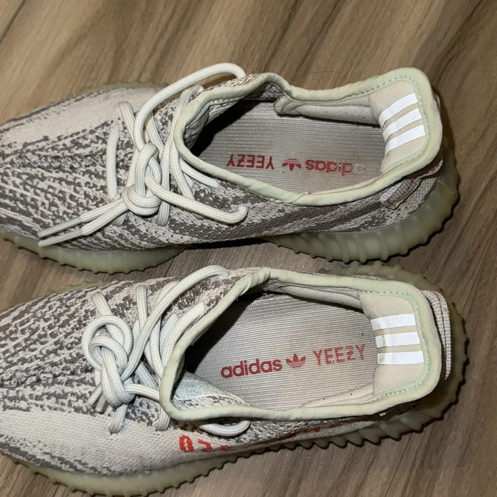Yeezys - Blue tints - Picture 4 of 5